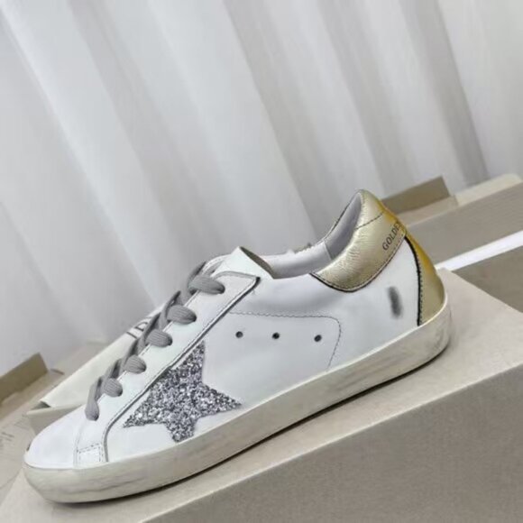 Iconic White Sneakers with Sparkling Star Design - Picture 4 of 6